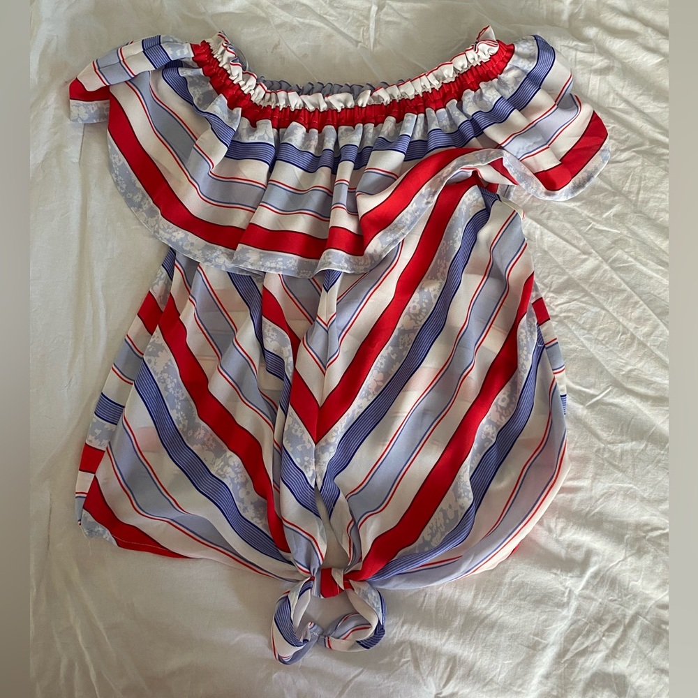 Beautiful of the shoulder top with tie front detail